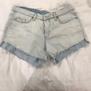 Blank NYC “Little Queenie” Light wash shorts!